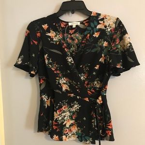 Monteau Floral wrap blouse with kimono like sleeve